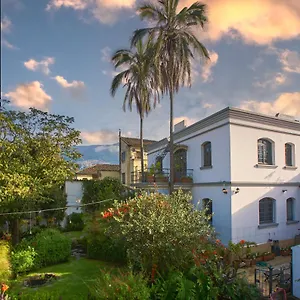La Banksia Guest house