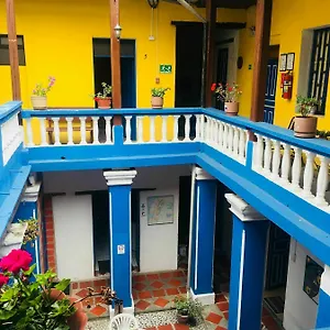 Hotel Blue Door Housing Historic, Quito
